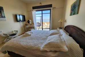 וילה מגדל 33