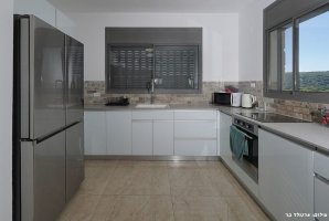 אחוזת שושנים בוטיק 13