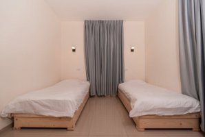 רון וילאג בוטיק 26