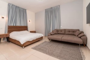 רון וילאג בוטיק 42