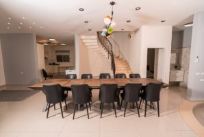 רון וילאג בוטיק 4