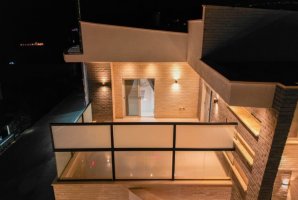 רון וילאג בוטיק 37