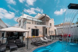 רון וילאג בוטיק