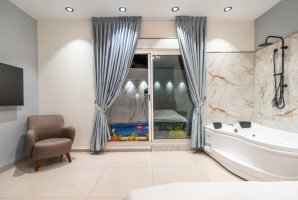 רון וילאג בוטיק 44