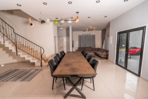 רון וילאג בוטיק 47