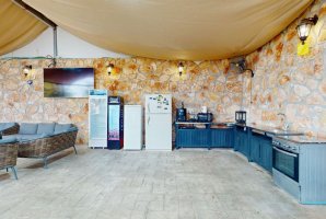 אחוזת האלונים 8