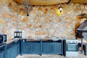 אחוזת האלונים 15