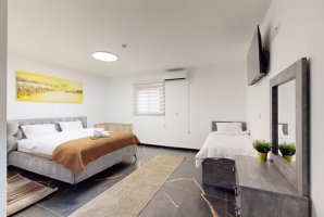 אחוזת האלונים 25