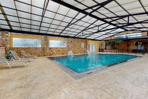 אחוזת האלונים 20