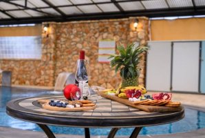 אחוזת האלונים 18