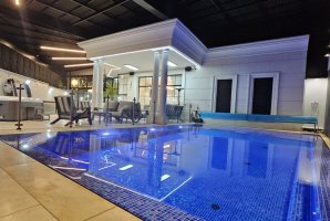 וויט פאלאס 9