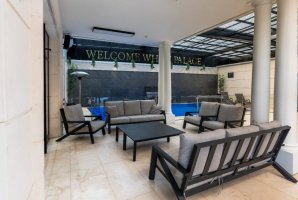 וויט פאלאס 27