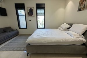 וויט פאלאס 10