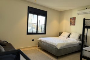 וויט פאלאס 25